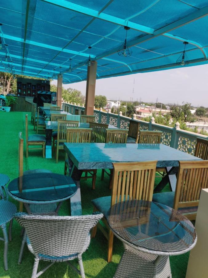 Hotel Virasat By Bookingcare Chhatarpur 外观 照片