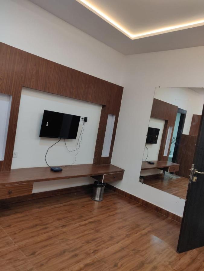 Hotel Virasat By Bookingcare Chhatarpur 外观 照片