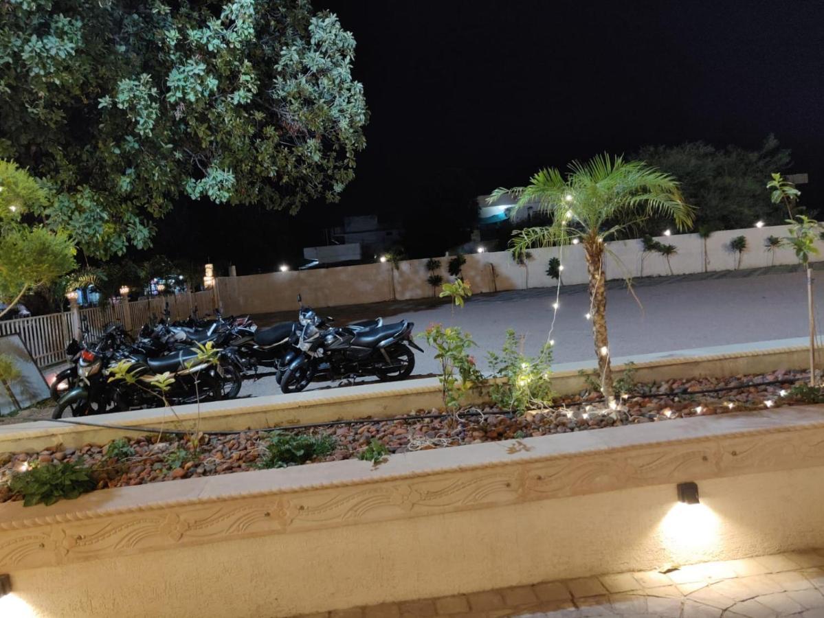 Hotel Virasat By Bookingcare Chhatarpur 外观 照片