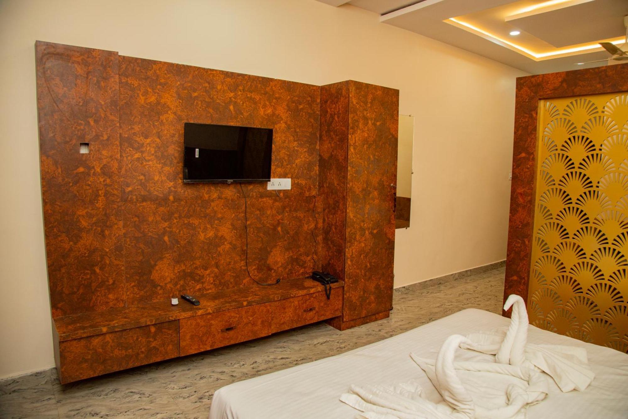 Hotel Virasat By Bookingcare Chhatarpur 外观 照片