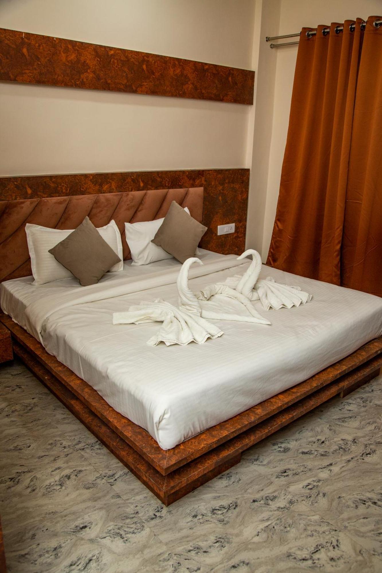 Hotel Virasat By Bookingcare Chhatarpur 外观 照片