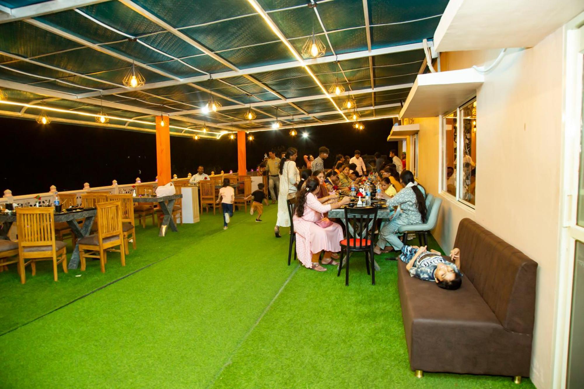 Hotel Virasat By Bookingcare Chhatarpur 外观 照片